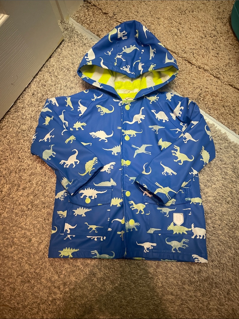 Hatley dinosaur color changing raincoat size 4